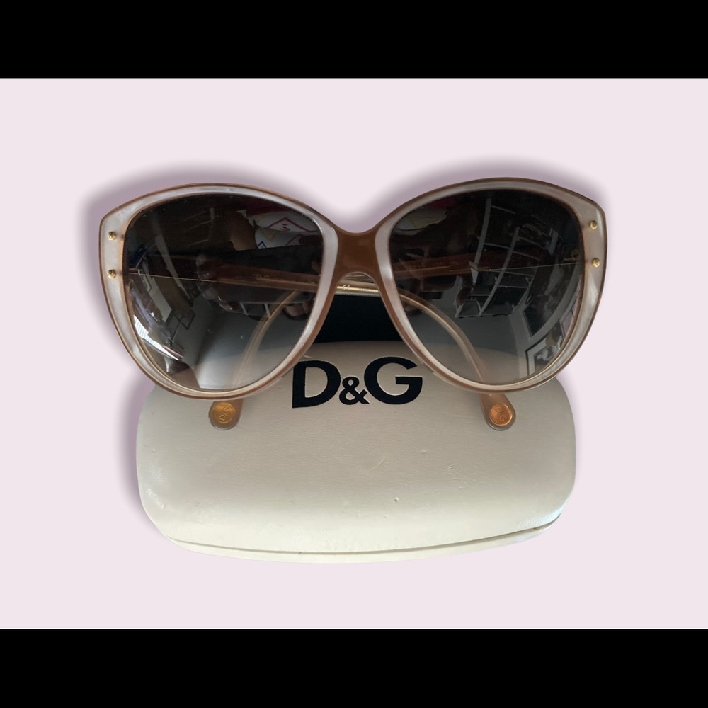D&G sunglasses EUC with case